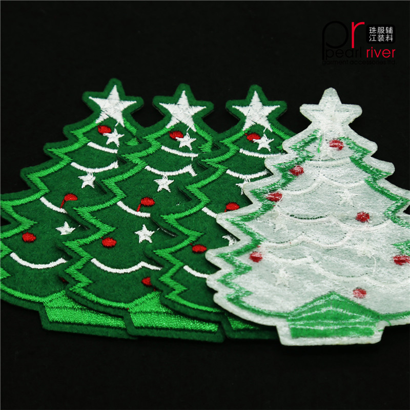 Green christmas tree embroidery patch with backside glue for decorations